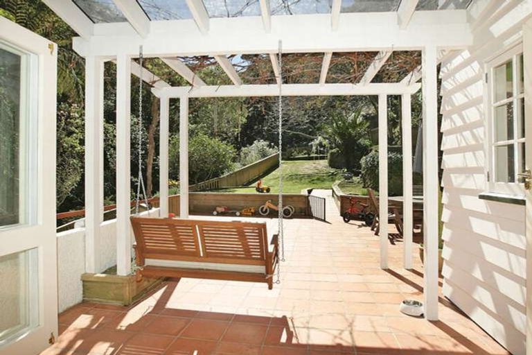 Photo of property in 40 Rangiora Avenue, Kaiwharawhara, Wellington, 6035