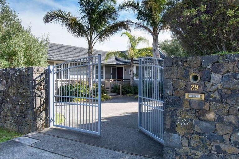 Photo of property in 29 Bradbury Road, Botany Downs, Auckland, 2010