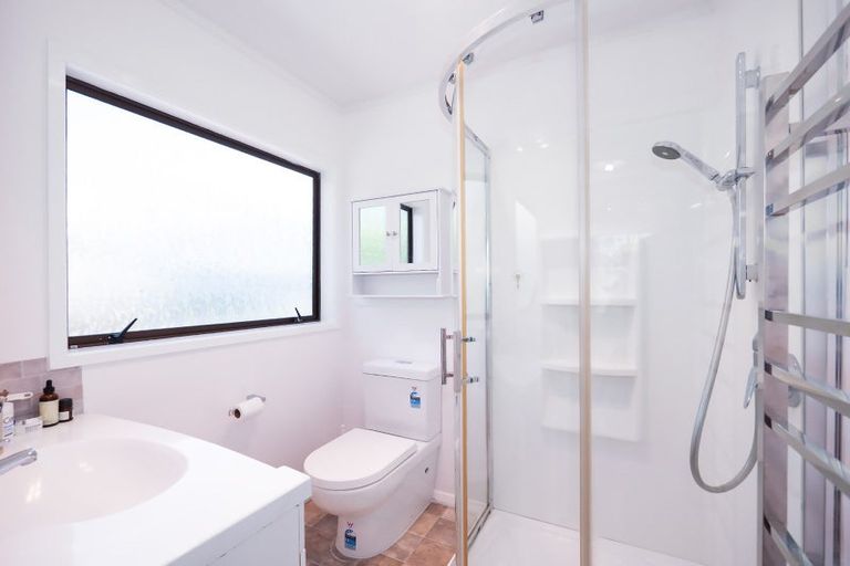 Photo of property in 20 Stratford Drive, Cable Bay, 0420