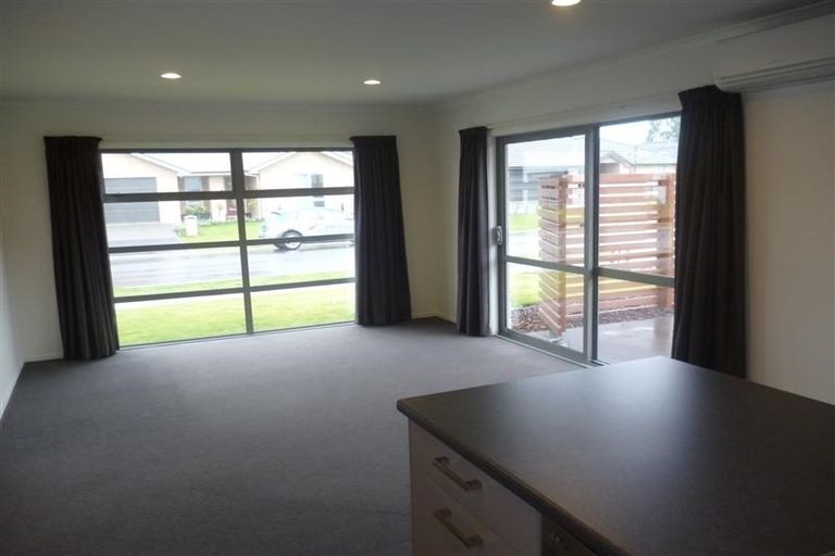 Photo of property in 15 Rossall Crescent, Rolleston, 7615