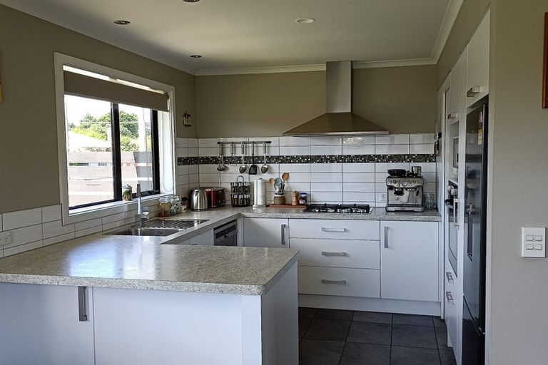 Photo of property in 16 Johnstone Street, Tinwald, Ashburton, 7700