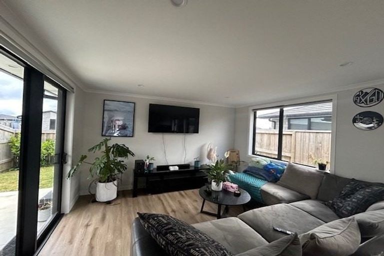 Photo of property in 14 Nursery Lane, Papamoa, 3118