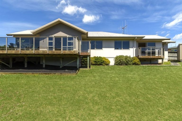 Photo of property in 136 Waterside Drive, Pyes Pa, Tauranga, 3112