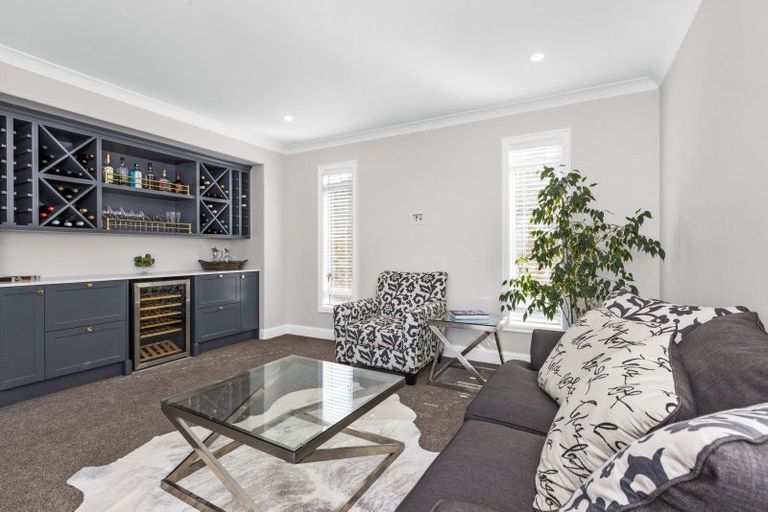 Photo of property in 1 Ridgeway Terrace, Taradale, Napier, 4112