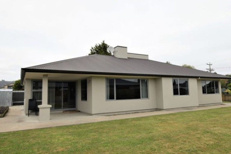 Photo of property in 2 Lisburn Street, Milton, 9220