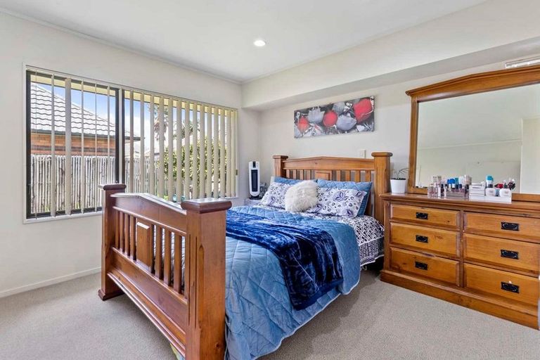 Photo of property in 19 Old Park Place, Takanini, 2112