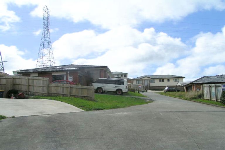 Photo of property in 23 Killygordon Place, Massey, Auckland, 0614