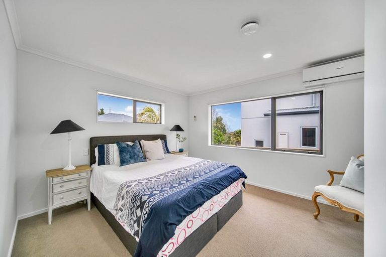 Photo of property in 8 Lamia Place, The Gardens, Auckland, 2105