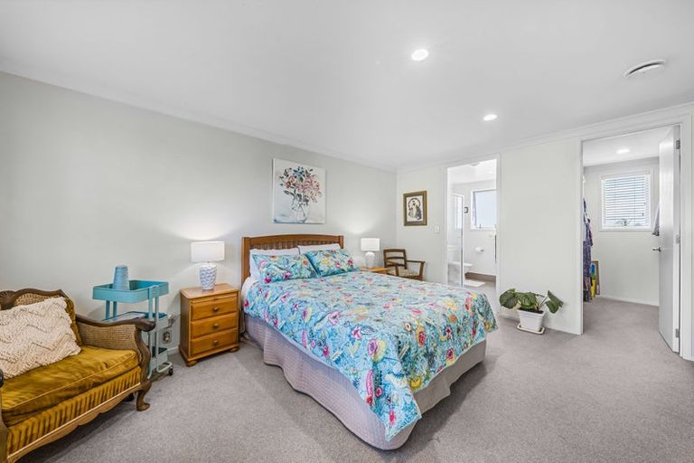 Photo of property in 7f Clearwater Cove, West Harbour, Auckland, 0618