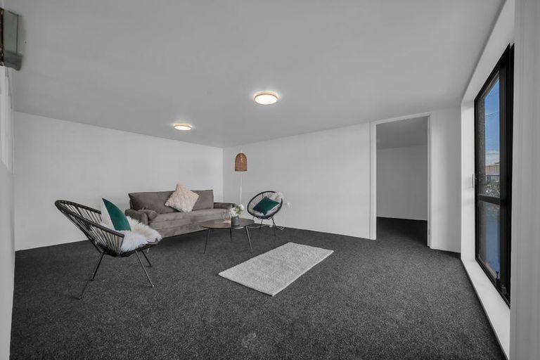 Photo of property in 97 Tidal Road, Mangere, Auckland, 2022