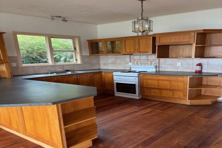 Photo of property in 37 Milne Terrace, Island Bay, Wellington, 6023