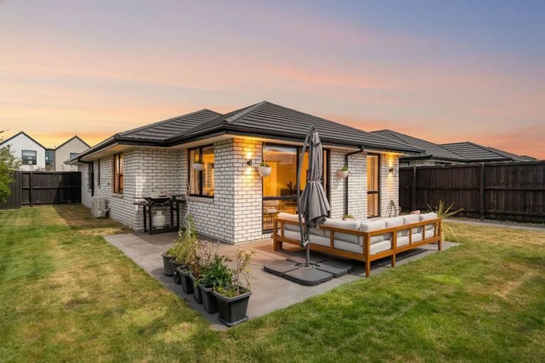 Photo of property in 32 Conailus Street, Halswell, Christchurch, 8025