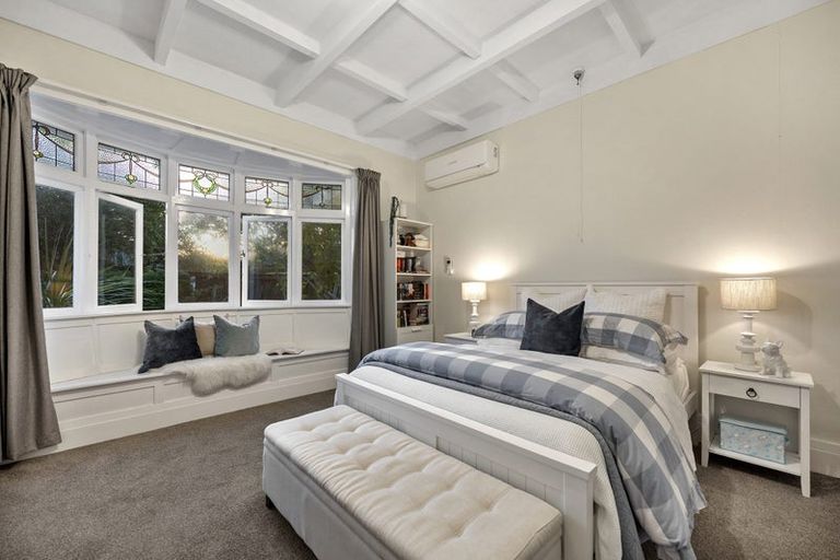 Photo of property in 10 Bridge View Road, Birkenhead, Auckland, 0626