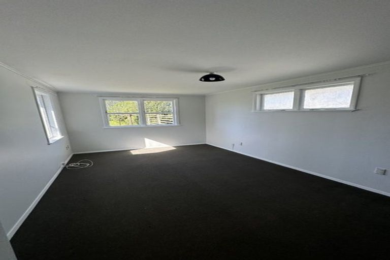 Photo of property in 10 Montgomery Crescent, Bader, Hamilton, 3206