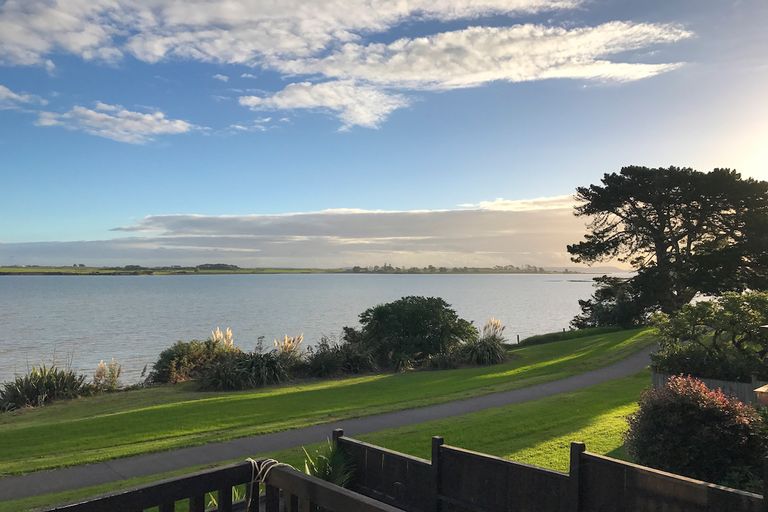 Photo of property in 33 St Annes Crescent, Wattle Downs, Auckland, 2103