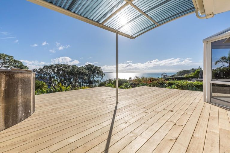 Photo of property in 1420 Whangaparaoa Road, Army Bay, Whangaparaoa, 0930