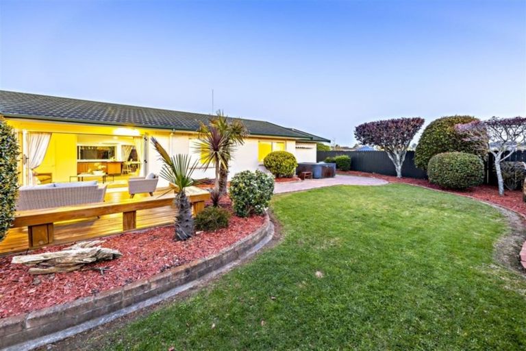 Photo of property in 21 Crescent Hills Court, Northpark, Auckland, 2013