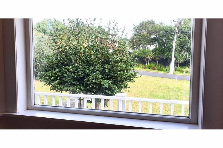 Photo of property in 14a South Lynn Road, Titirangi, Auckland, 0604