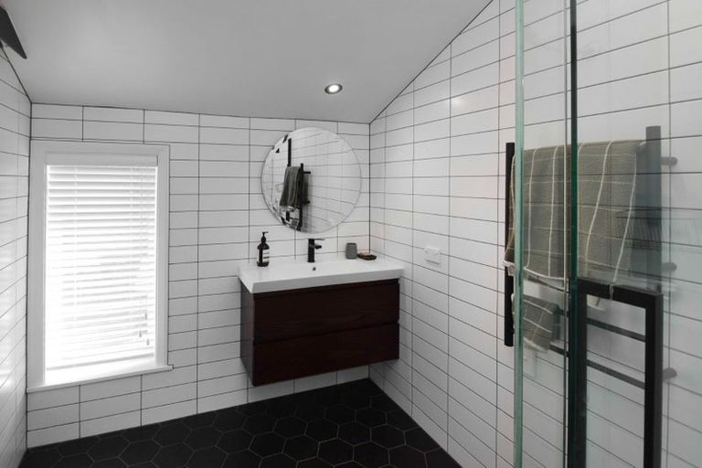 Photo of property in 346 Fergusson Drive, Heretaunga, Upper Hutt, 5018