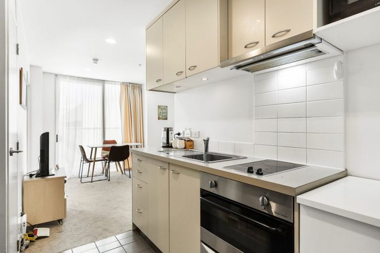 Photo of property in Proximity Apartments, 402/17 Osterley Way, Manukau, Auckland, 2104