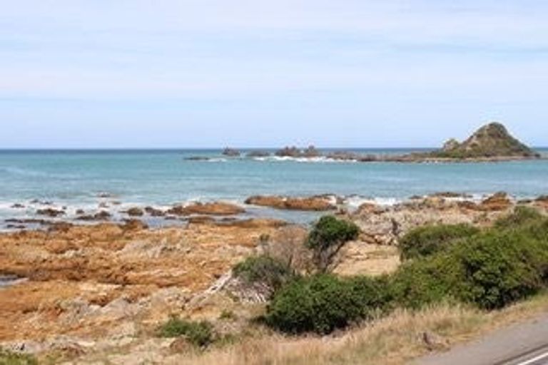 Photo of property in 156 The Esplanade, Houghton Bay, Wellington, 6023