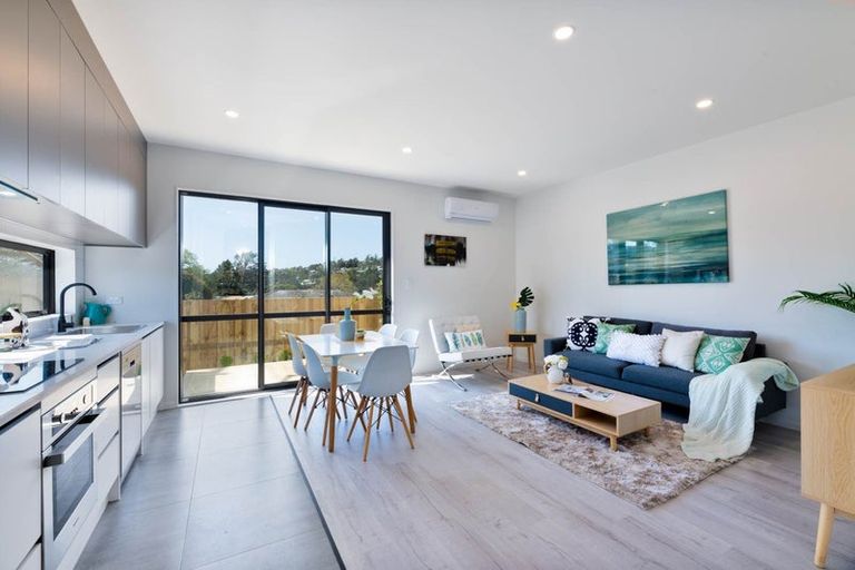 Photo of property in 13d Ranch Avenue, Beach Haven, Auckland, 0626