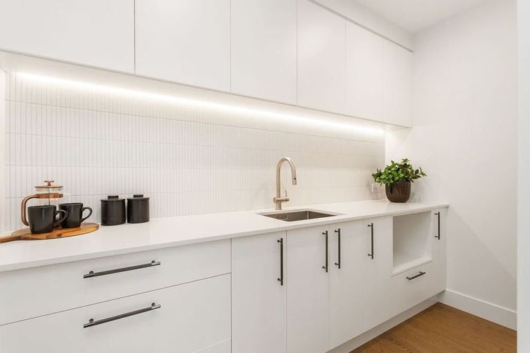 Photo of property in 17a Kirkwood Avenue, Upper Riccarton, Christchurch, 8041