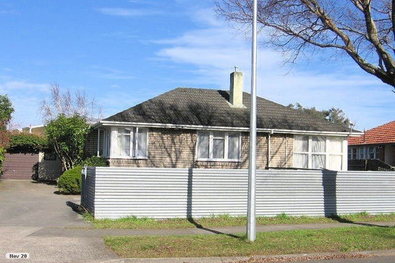 Photo of property in 47 Crewe Crescent, Hokowhitu, Palmerston North, 4410