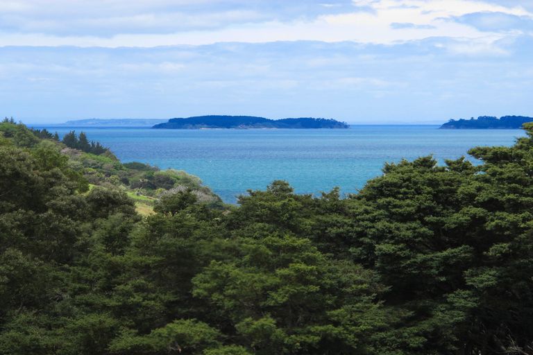 Photo of property in 5 Kookaburra Drive, Tawharanui Peninsula, Warkworth, 0986