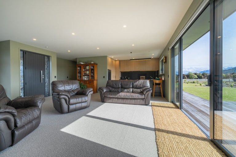 Photo of property in 877 Manapouri Te Anau Highway, Te Anau, 9679