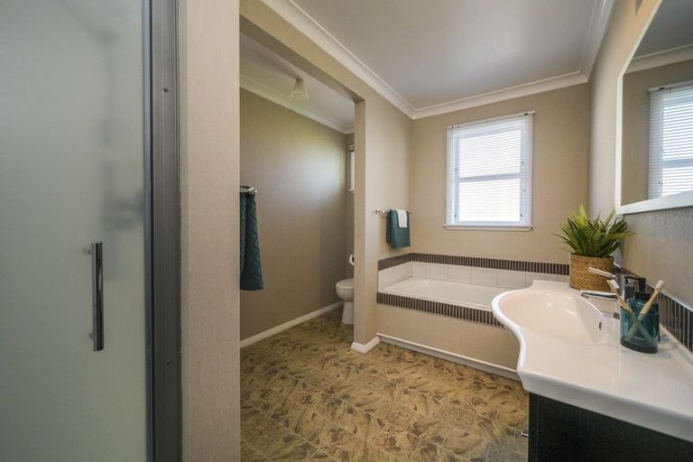 Photo of property in 6 Ruha Street, West End, Palmerston North, 4412