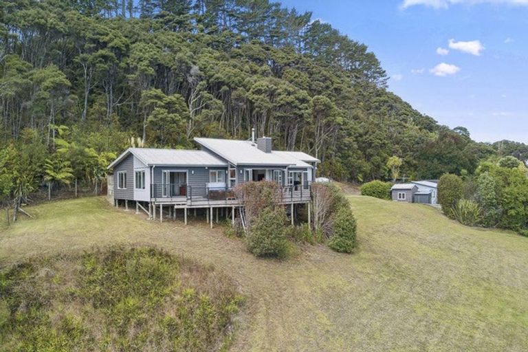 Photo of property in 1355 Old North Road, Helensville, 0875