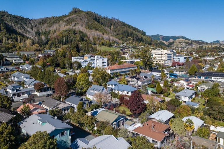Photo of property in 19 Tipahi Street, Nelson South, Nelson, 7010