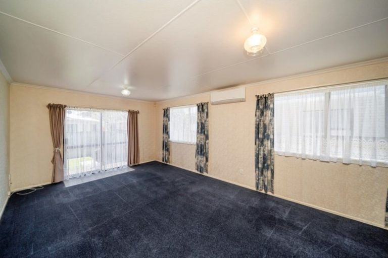Photo of property in 19 Karamu Street, Strandon, New Plymouth, 4312