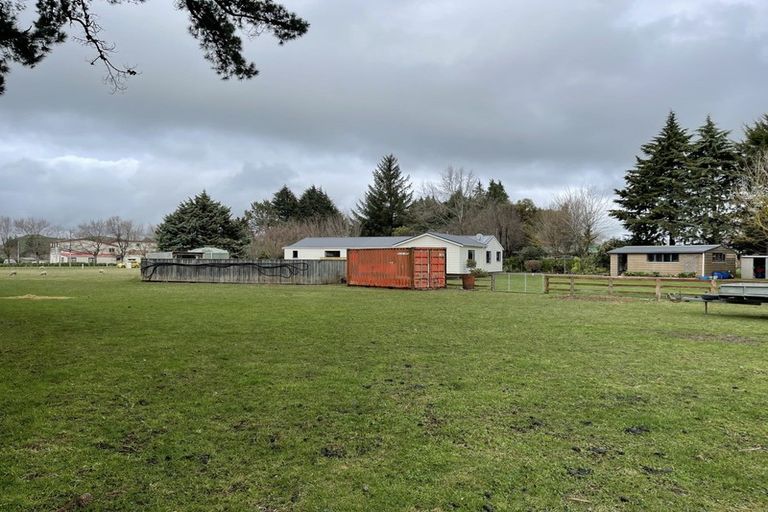 Photo of property in 17 Charlotte Street, Takapau, 4203