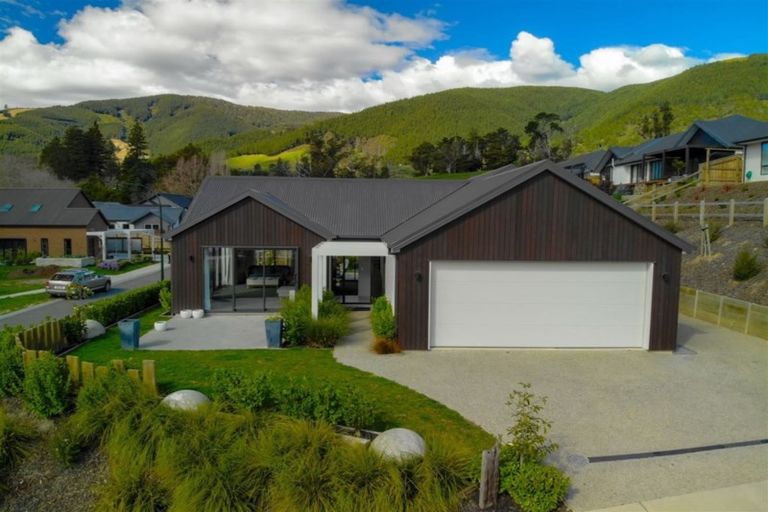 Photo of property in 5 Village Lane, Stoke, Nelson, 7011