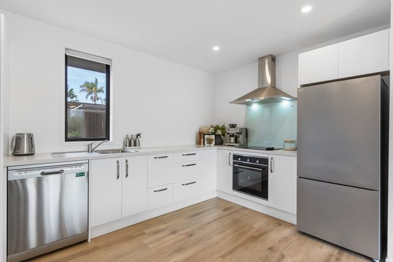 Photo of property in 37 Cessna Crescent, Mangere, Auckland, 2022