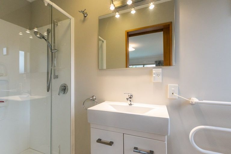 Photo of property in 18b Knightsbridge Place, Taradale, Napier, 4112