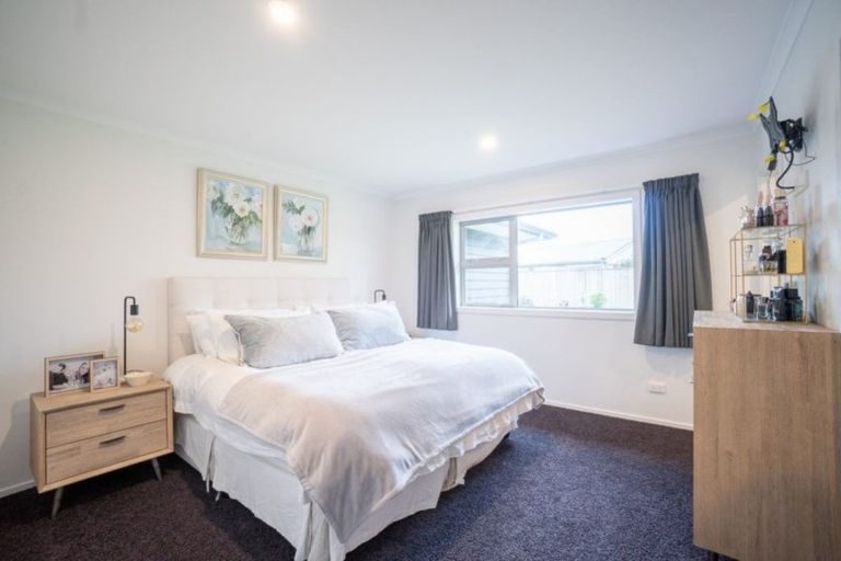 Photo of property in 6 Waimarama Court, Roslyn, Palmerston North, 4414
