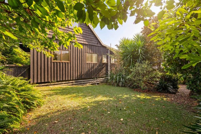 Photo of property in 4 Millen Place, Clarks Beach, 2122