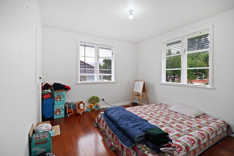 Photo of property in 17 Boyd Grove, Naenae, Lower Hutt, 5011