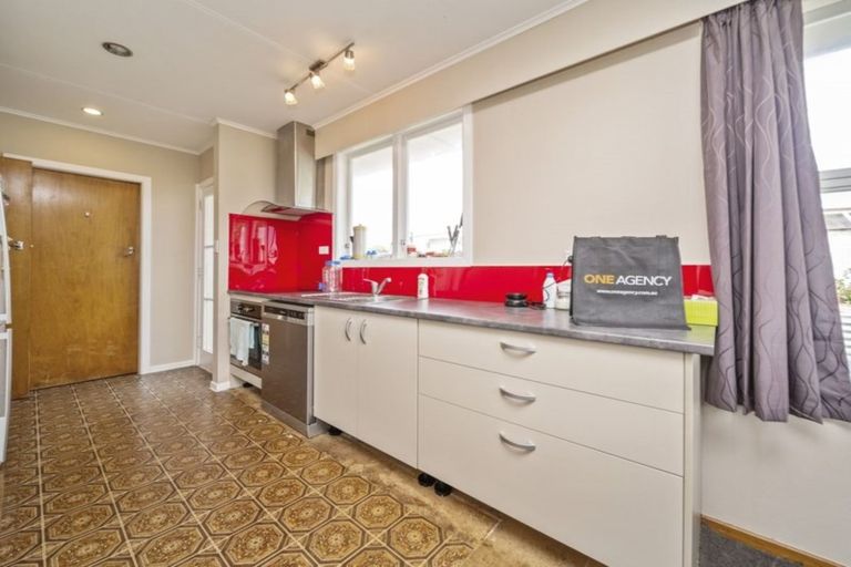 Photo of property in 14 Koromiko Avenue, Hawera, 4610