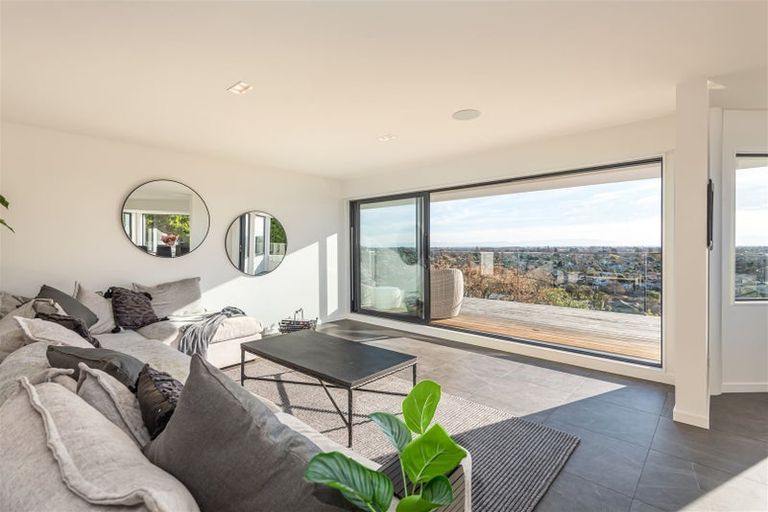 Photo of property in 15 Woodlau Rise, Huntsbury, Christchurch, 8022