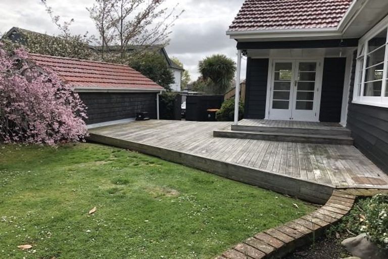 Photo of property in 16 Collingwood Street, Hokowhitu, Palmerston North, 4410