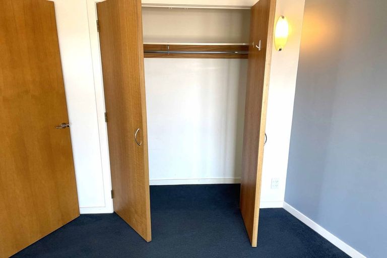 Photo of property in Endeavour Apartments, 4/125 Thorndon Quay, Pipitea, Wellington, 6011