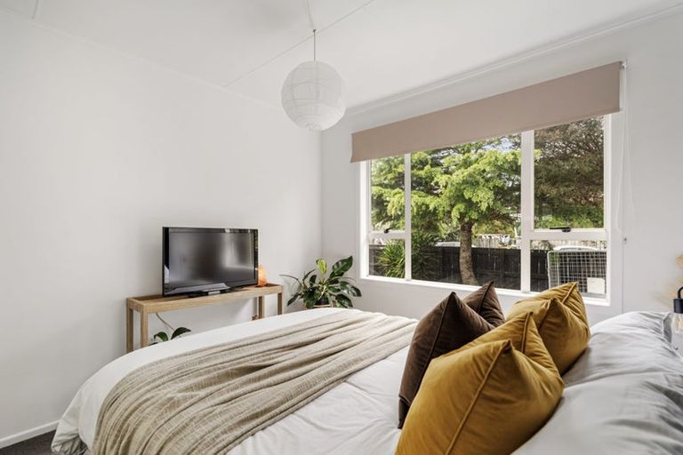 Photo of property in 2a Helga Crescent, Te Atatu Peninsula, Auckland, 0610