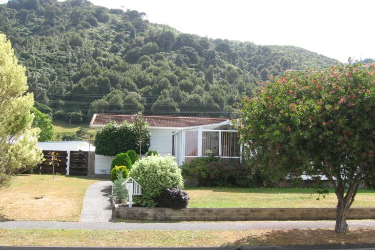 Photo of property in 3 Fremont Grove, Totara Park, Upper Hutt, 5018