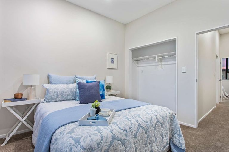 Photo of property in 13 Millcroft Lane, Ranui, Auckland, 0612