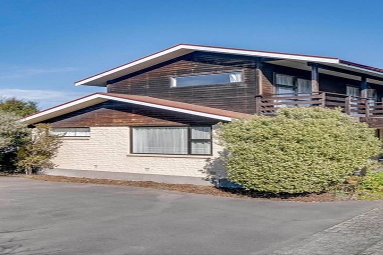 Photo of property in 399 Yaldhurst Road, Russley, Christchurch, 8042