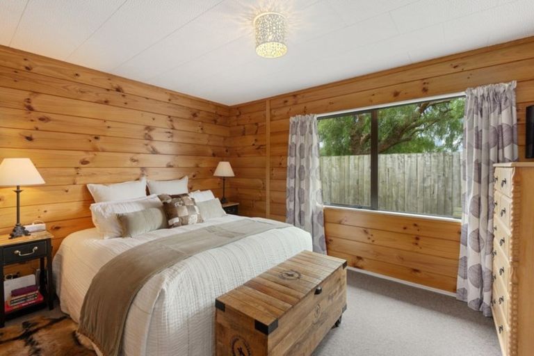 Photo of property in 2/31 Kirsten Place, Parklands, Christchurch, 8083